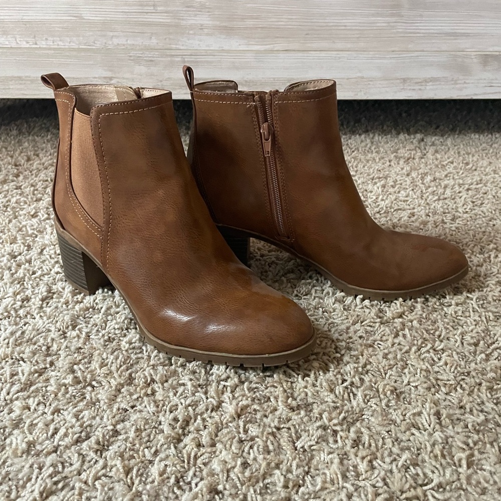 Life Stride Brown Ankle Booties